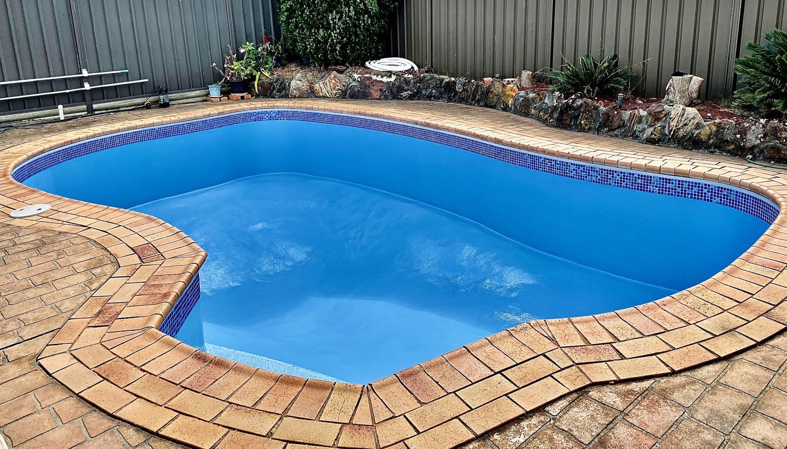 Vinyl liner vs fiberglass vs concrete pool cost